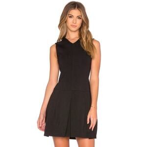 Vince Black Sleeveless Pleat Vee Dress Size 8 V-Neck